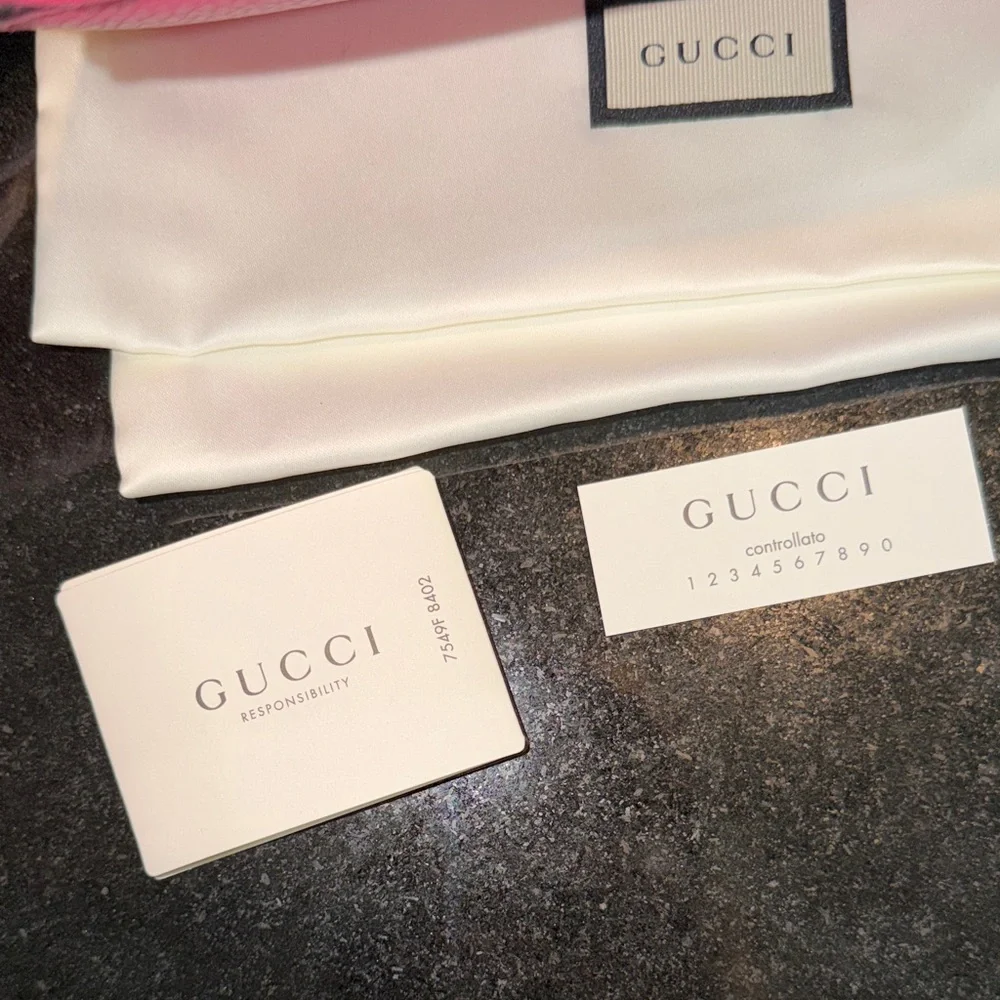 Gucci Hot Pink Leather Zip-Around Wallet with Green Logo Stripe 🩷💚❤️ - Picture 9 of 17